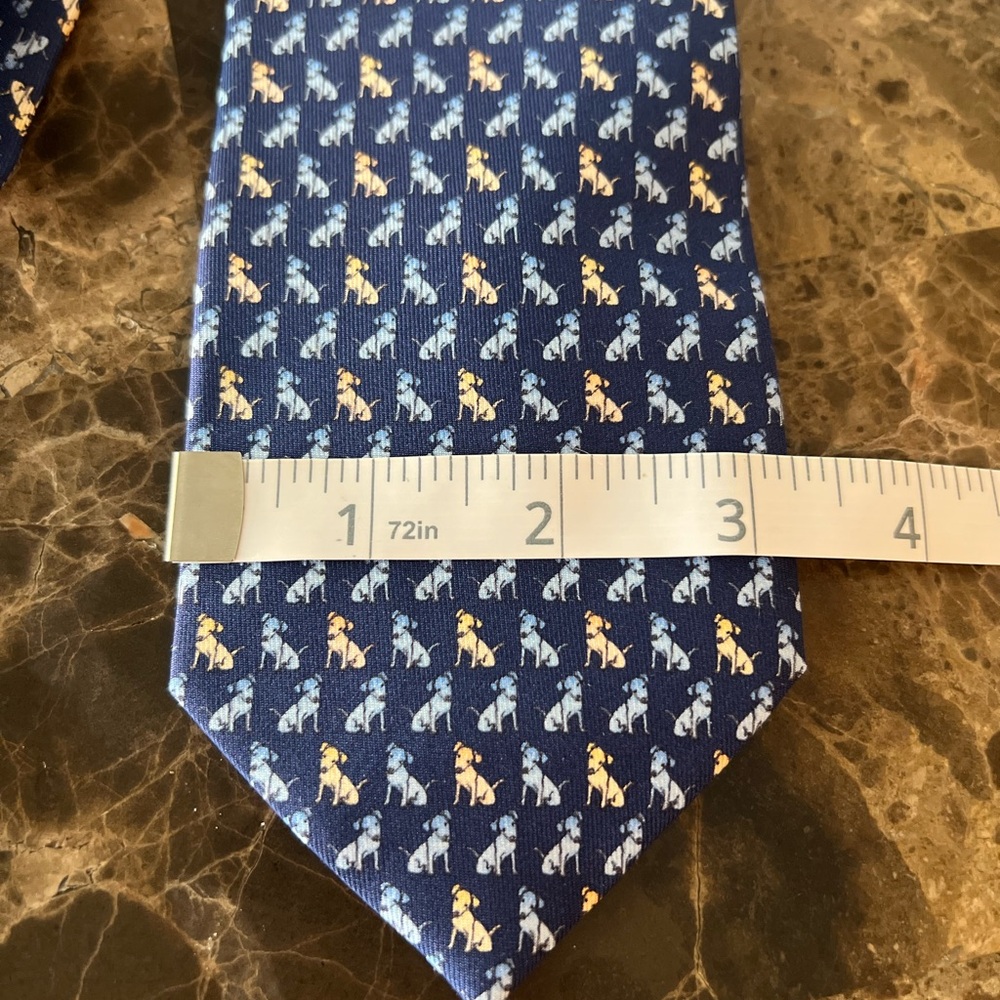 Astor & Black 100 % Silk Tie Navy Dog Motif Preppy Sporting Hunting Novelty - Picture 10 of 10